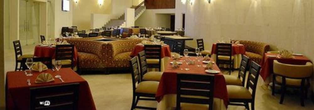 Sun Hotel Warnes Dış mekan fotoğraf