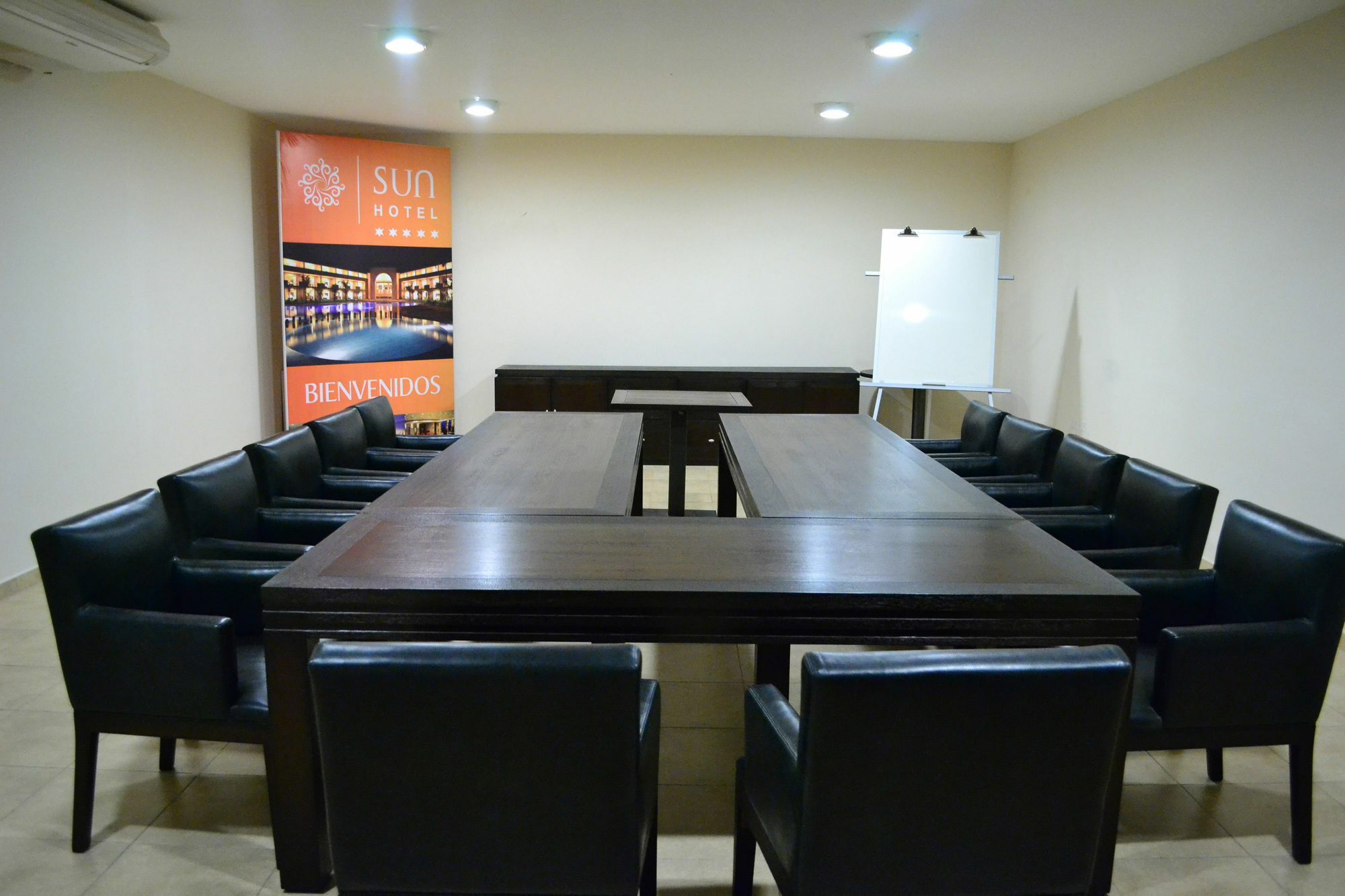 Sun Hotel Warnes Dış mekan fotoğraf